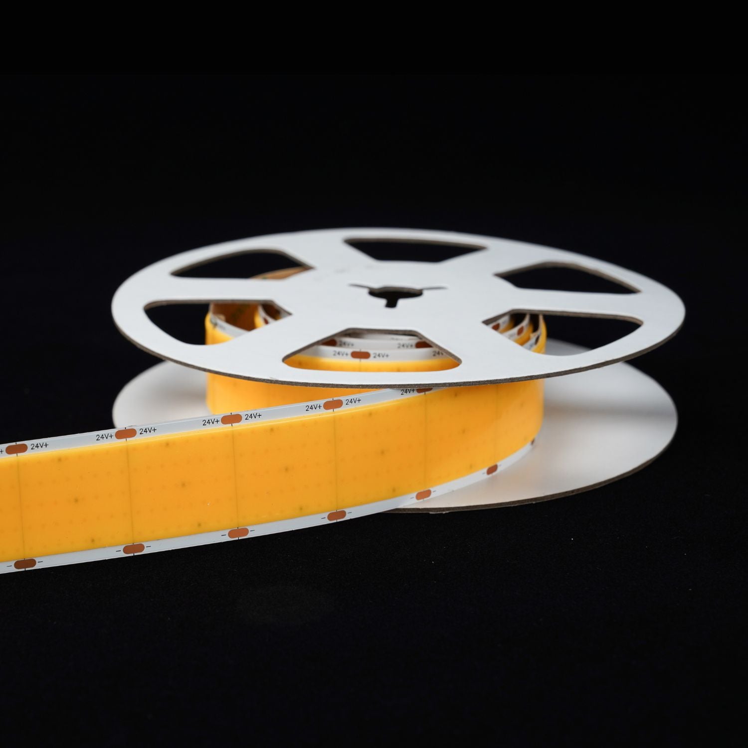 Super Wide 30mm COB LED Strip Light 24V – 1220 LM/ft, 5M Roll, 90+ CRI, IP20